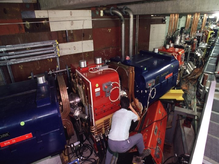 CERN – najbardziej zaawansowany kompleks akceleratorowy na świecie Dezakcelerator antyprotonow (AD) 1999 A. Siemko