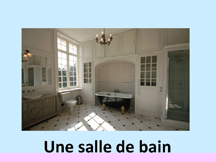 Une salle de bain 