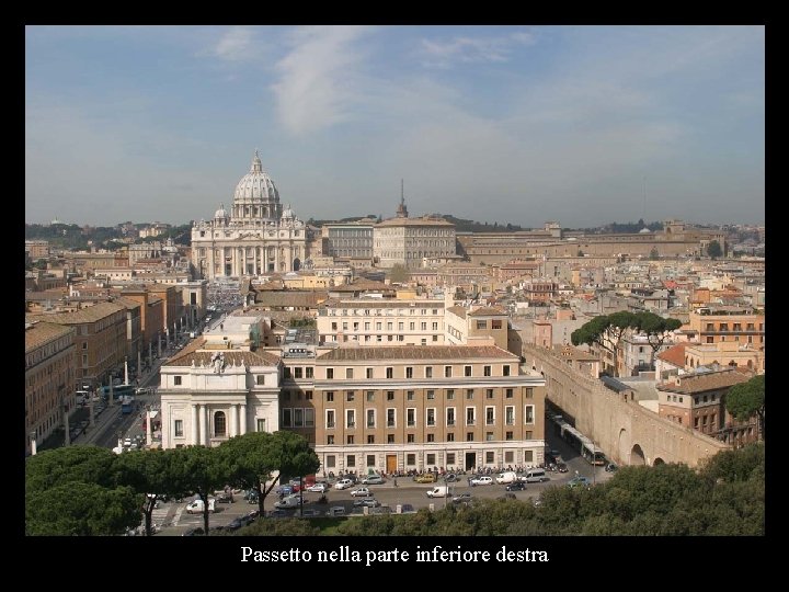 Passetto nella parte inferiore destra Passetto nella parte inferiore destra
