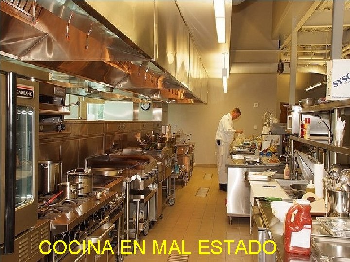 COCINA EN MAL ESTADO 