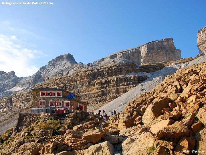 Refuge et brèche de Roland 2807 m . 