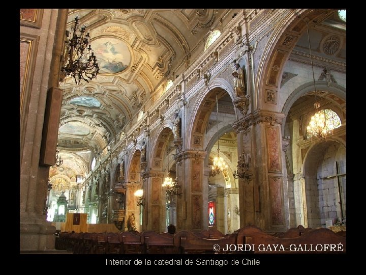 Interior de la catedral de Santiago de Chile 