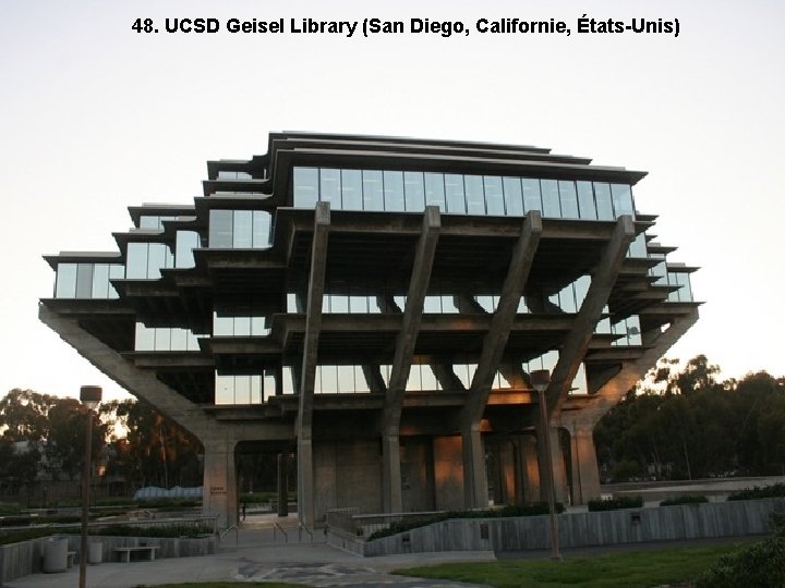 48. UCSD Geisel Library (San Diego, Californie, États-Unis) 