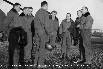 EA ALAT 1958 - Escadrille H-19 - Cne Loncan à droite, Adj Masson (Louis