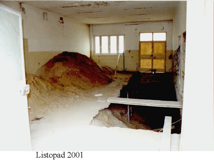 Listopad 2001 