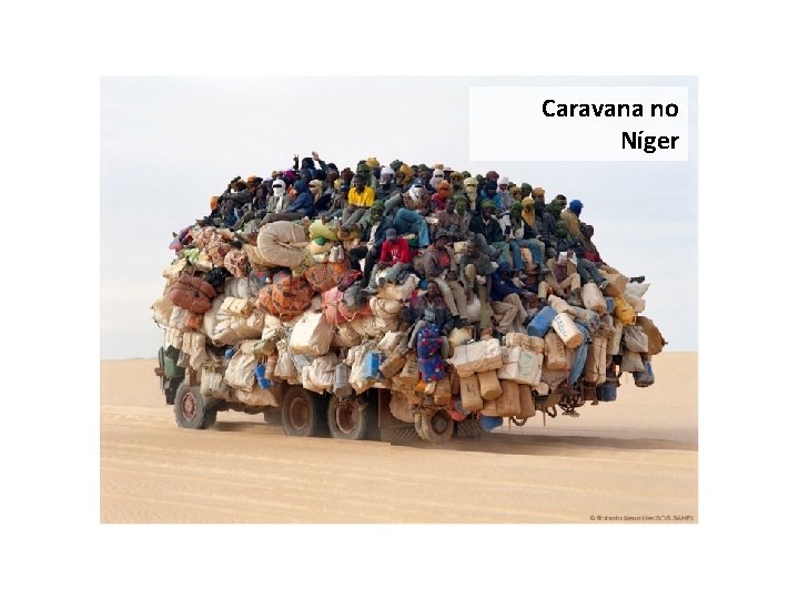 Caravana no Níger UMA IMAGEM RECORTADA 