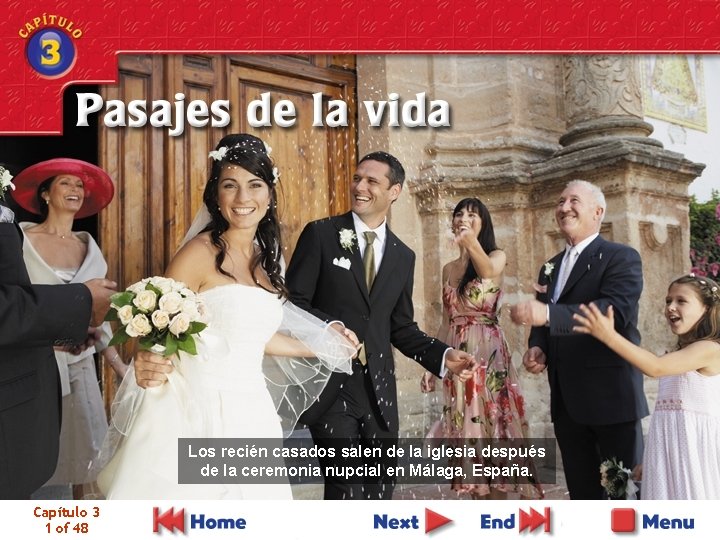 Los recién casados salen de la iglesia después de la ceremonia nupcial en Málaga,