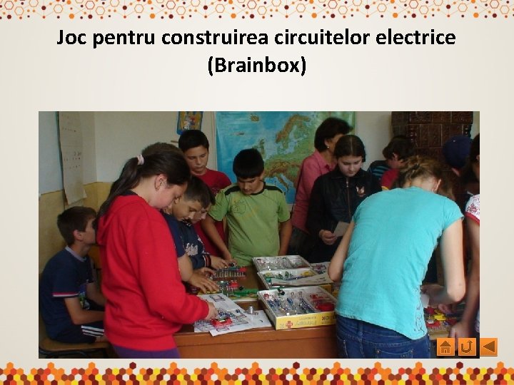 Joc pentru construirea circuitelor electrice (Brainbox) 
