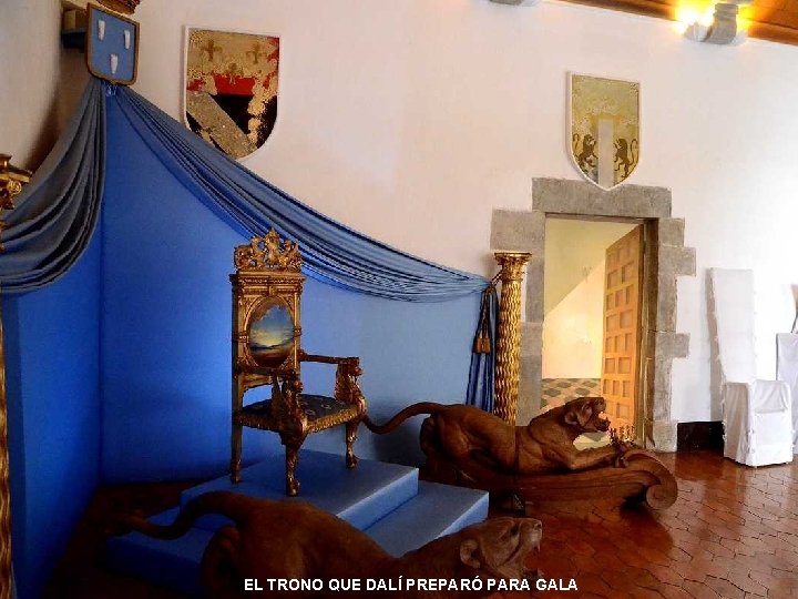 EL TRONO QUE DALÍ PREPARÓ PARA GALA 