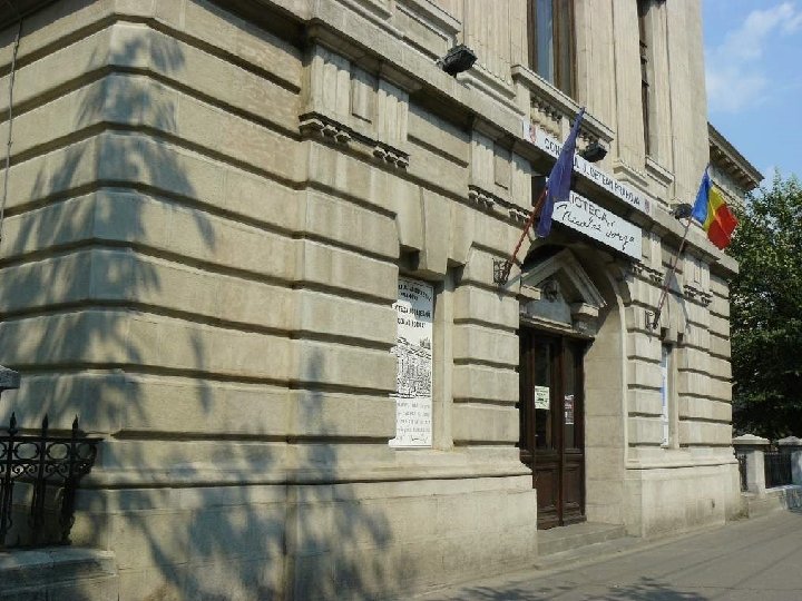 Autres côtés Cdu pellade Ploiesti au r d‘Apde ou. Palais Culture. Palais de la