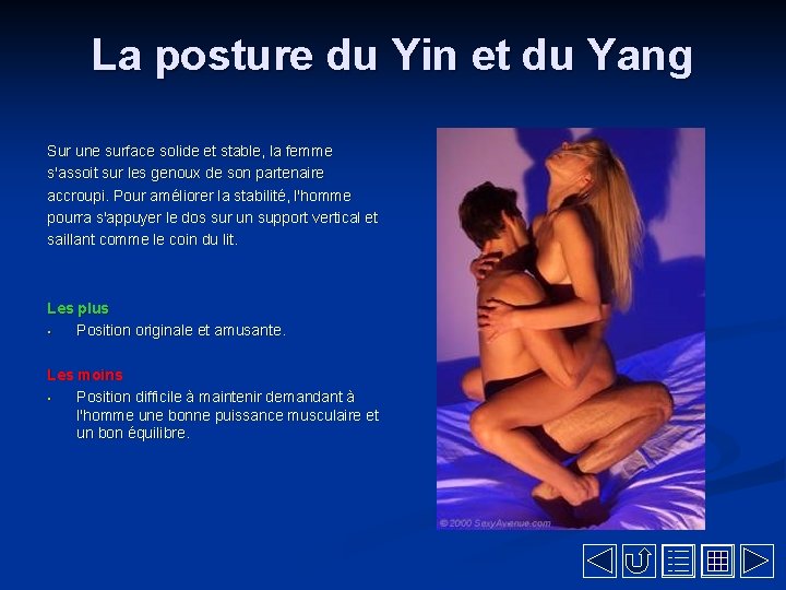 La posture du Yin et du Yang Sur une surface solide et stable, la