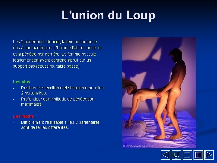 L'union du Loup Les 2 partenaires debout, la femme tourne le dos à son