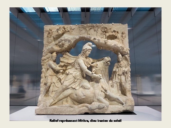 Relief représenant Mithra, dieu iranien du soleil 