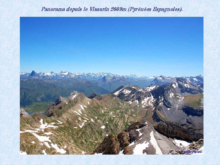 Panorama depuis le Visaurin 2669 m (Pyrénées Espagnoles). 