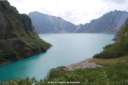 La colonne d'éruption montdu Pinatubo, Le lac dedu cratère Pinatubole 12 Juin 1991 