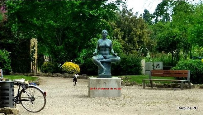 Jardin et statues du musée 