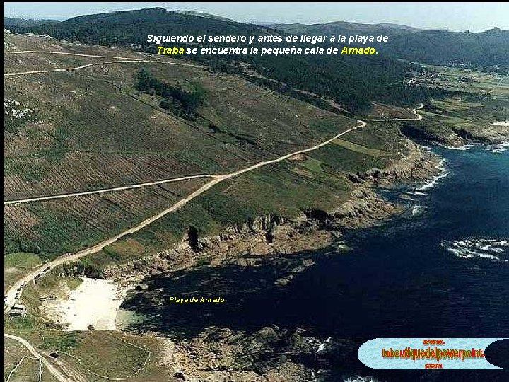 Siguiendo el sendero y antes de llegar a la playa de Traba se encuentra