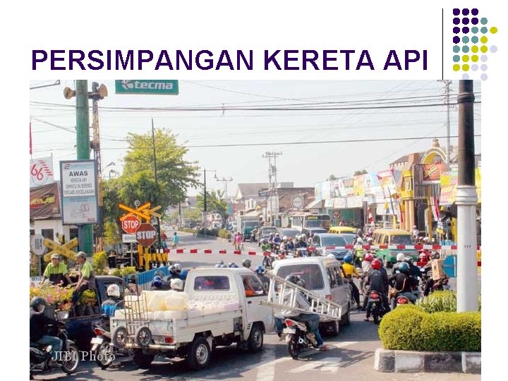 PERSIMPANGAN KERETA API 