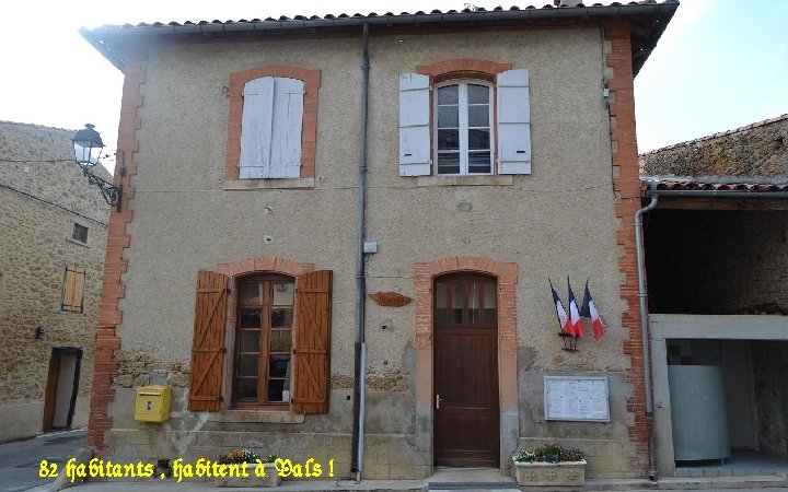 82 habitants , habitent à Vals ! 