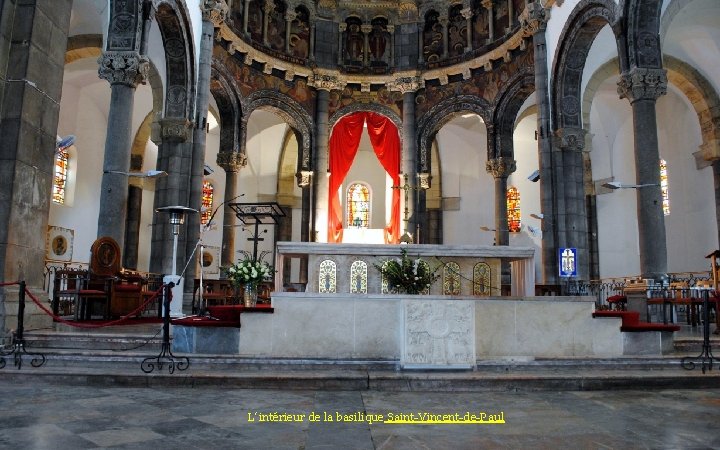L’intérieur de la basilique Saint-Vincent-de-Paul 