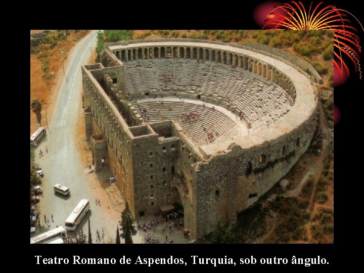 Teatro Romano de Aspendos, Turquia, sob outro ângulo. 