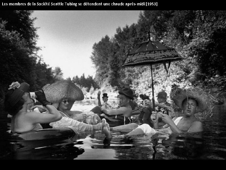 Les membres de la Société Seattle Tubing se détendent une chaude après-midi [1953] 