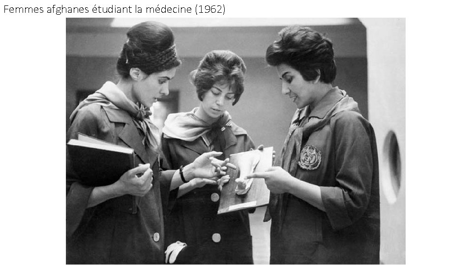 Femmes afghanes étudiant la médecine (1962) 