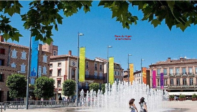 Place du Vigan et sa fontaine 