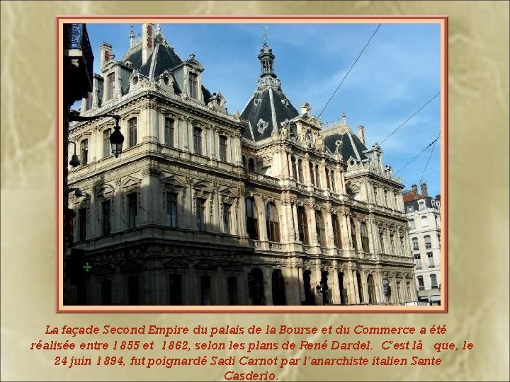 La façade Second Empire du palais de la Bourse et du Commerce a été