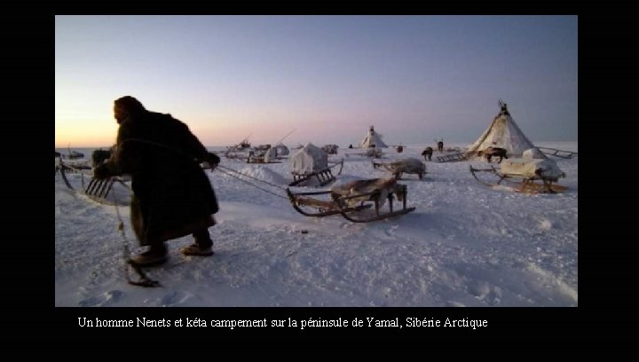 Un homme Nenets et kéta campement sur la péninsule de Yamal, Sibérie Arctique 