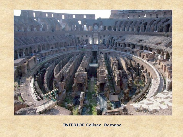 INTERIOR Coliseo Romano 
