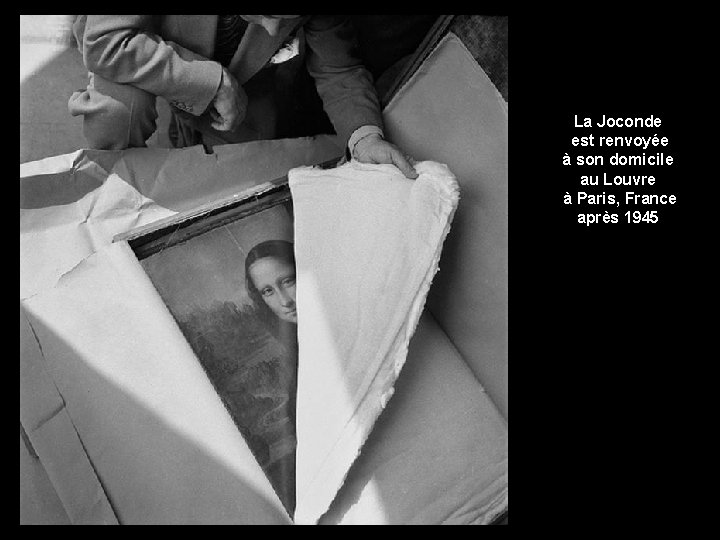 La Joconde est renvoyée à son domicile au Louvre à Paris, France après 1945