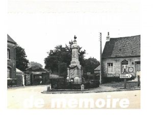 Tombe de William Hodgkinson mitrailleur anglais et de