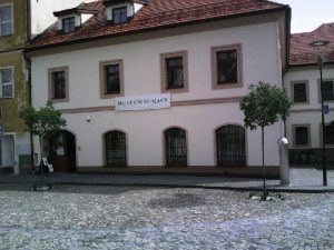 Muzeum umavy Kapersk Hory je malebn msteko na